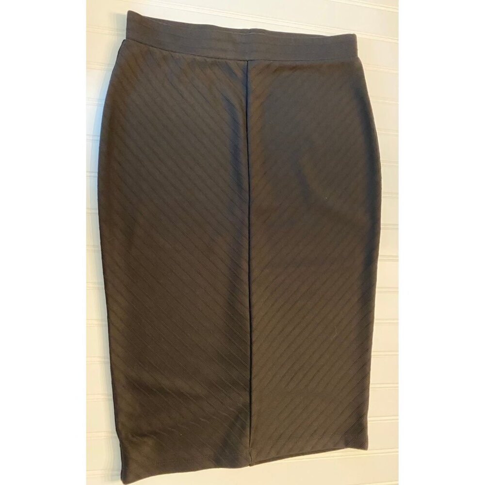 Skirt APT. 9